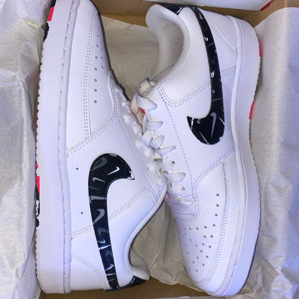 *SOLD*!! Nike Court Vision Low “Hyper Pink”